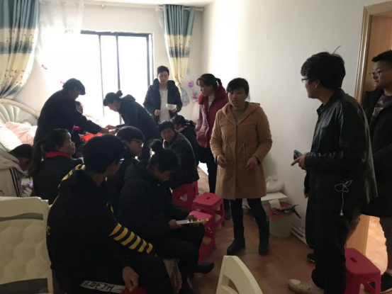 攻堅(jiān)克難搶工期，喜笑顏開迎搬家2.png
